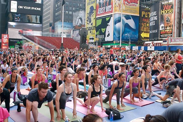El Día Mundial del Yoga en New York. &nbsp;