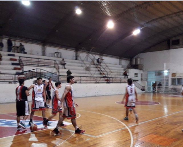 Colón (SJ) eliminó al campeón y es semifinalista del Dos Orillas