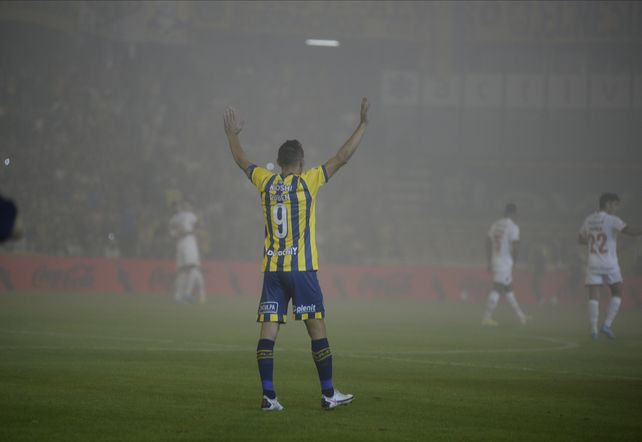 En mayo, Marco Ruben se despidió ante los hinchas, en el Gigante. Hoy está instalado en Uruguay.