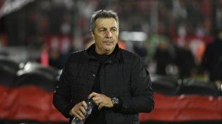 Con lesiones y cambios tácticos, Newells va con medio equipo nuevo ante Independiente