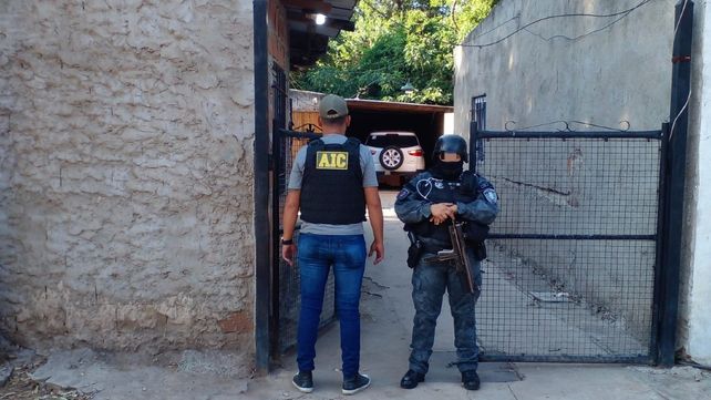 El muchacho quedó detenido tras un allanamiento en Pasco y Berutti.