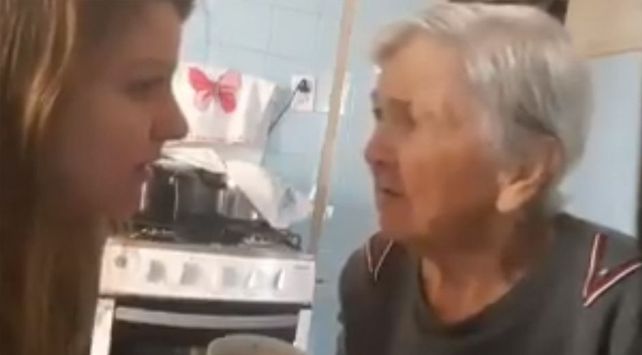 Emocionante: tiene Alzheimer, pero reconoció a su nieta