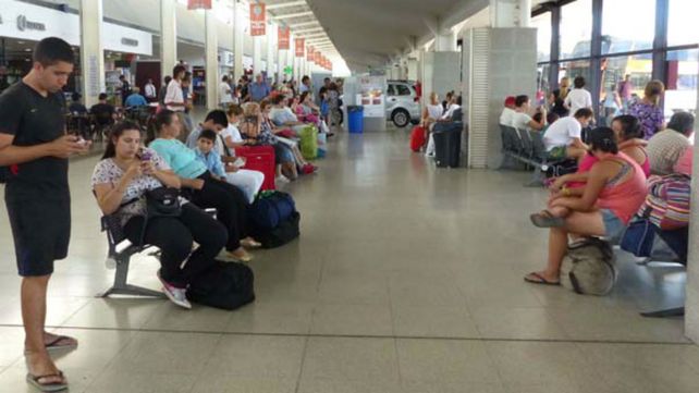 Explicaciones en la  Estación de Omnibus Mariano Moreno