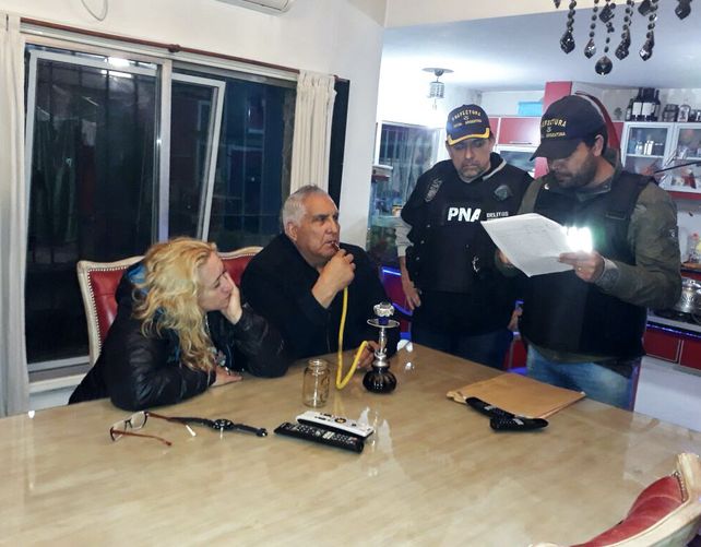 A Medina lo acusan de disimular el producido espurio que la organización criminal producía mediante extorsiones y otras maniobras delictivas.