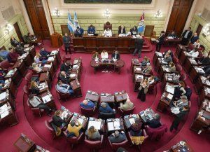 Avanza el nuevo registro de deudores alimentarios en Santa Fe: todas las restricciones que podrían afrontar los progenitores