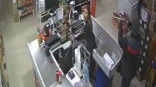 El robo a punta de pistola en el supermercado de barrio Loyola Sur