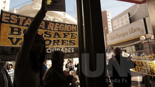 Bolsafé: los damnificados protestaron en Tribunales
