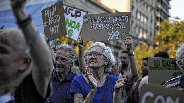 Frente de Todos busca convertir en ley el proyecto de moratoria previsional y el de digitalización de historias clínicas