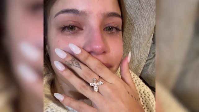 Emilia Mernes no pudo contener las lágrimas al agotar diez Movistar Arena