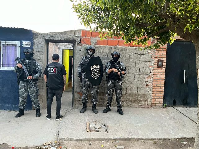 Amenazas a Pullaro: cuatro detenidos en 28 allanamientos al núcleo duro de Fran Riquelme