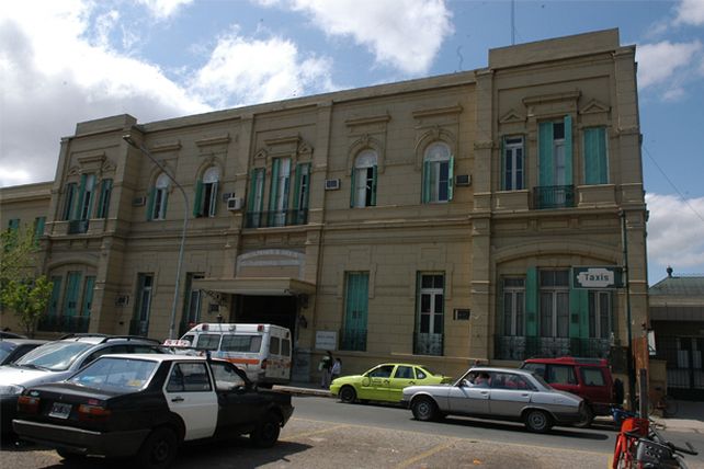 Balearon a un bebé y a su joven madre