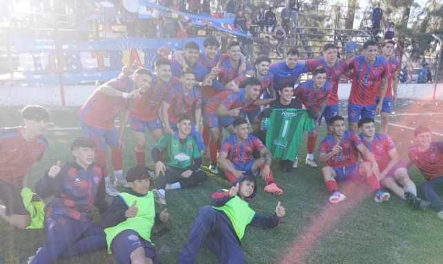 La Perla del Oeste festejó la victoria conseguida en el clásico ante la Vizcachera.