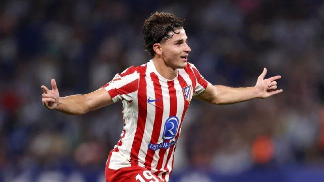 Atlético golpeó en Barcelona con un golazo de Julián Álvarez