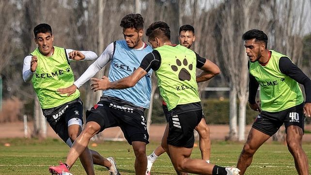 El plantel de Colón tendrá que definir si concentra o no en la previa al cotejo ante Gimnasia.