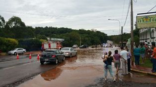 Misiones: las lluvias provocaron desbordes y hay familias evacuadas