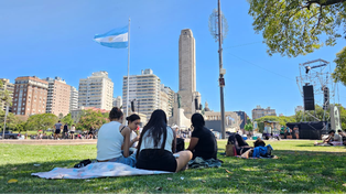 Cuenta regresiva para Fito Páez: los rosarinos ya empezaron a copar la zona del Monumento