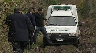 Hallaron a una joven asesinada y a su bebé ileso sobre su pecho