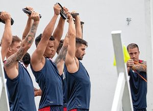 Unión completó otro día de trabajo pese a la lluvia