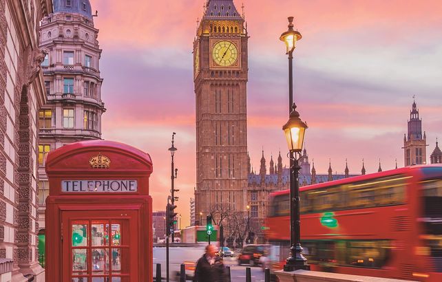 Londres guarda rincones históricos, desde museos y monumentos, hasta pubs para relajarse tomando un trago o cerveza.