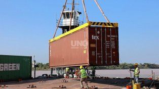 Las 6.000 toneladas de maiz quebrado, que salen desde el Puerto Santa Fe, tienen como destino a Uruguay