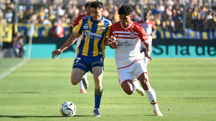 Central y Estudiantes no se sacan ventajas en los primeros minutos.
