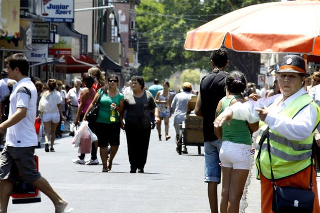 Comenzó a implementarse la peatonalización de Salta y Mendoza