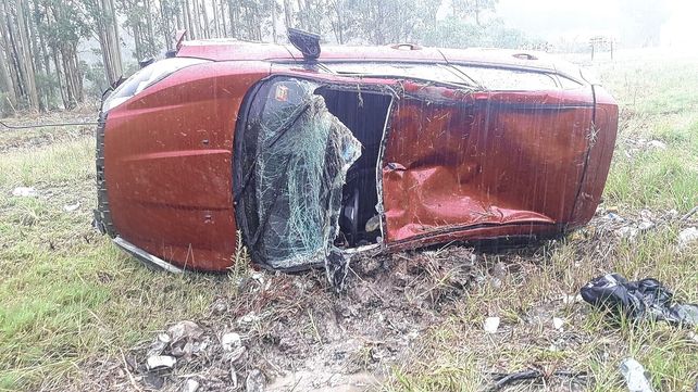 En medio de la lluvia, hubo vuelcos en rutas de Entre Ríos