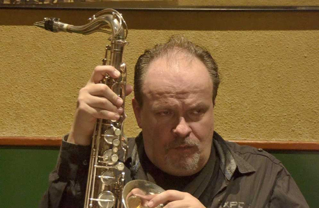 El m&uacute;sico nacido en Buenos Aires se contagi&oacute; de coronavirus y falleci&oacute; en Madrid.