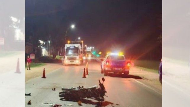El choque frontal se produjo en San José e involucró a un Ford Eco Sport y una moto Gilera Smash 110CC. La motociclista sufrió lesiones graves en el cráneo&nbsp;