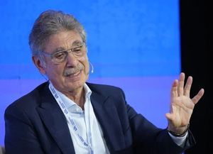 El antídoto de Hugo Sigman para salir ileso de los problemas