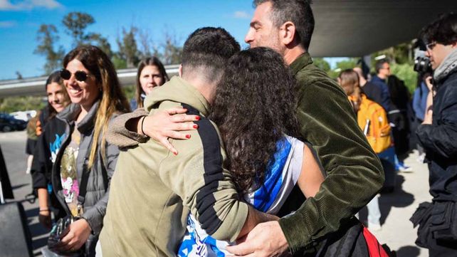 Santiago Cafiero destacó el operativo Regreso Seguro. Este martes serán 675 los argentinos repatriados desde Israel. Negocian por los rehenes argentinos