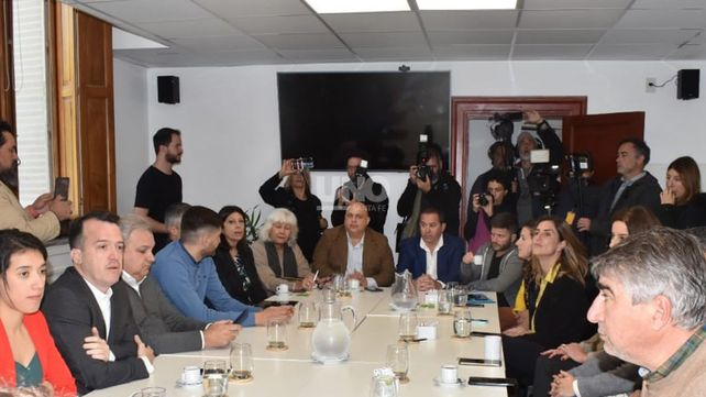 Se reúne la Legislatura y el gabinete provincial tras el intento de homicidio a Cristina Kirchner