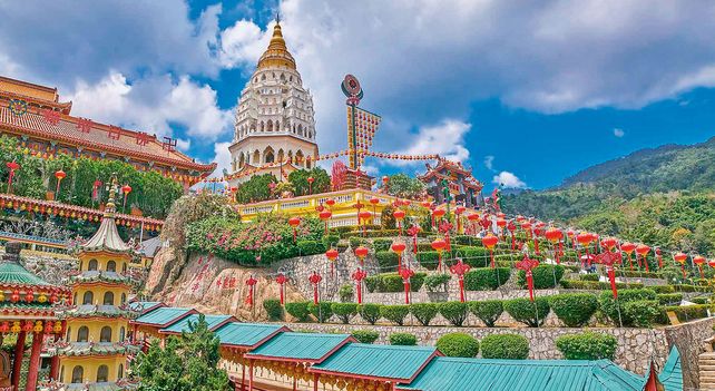 Esencias de Asia: Malasia, Singapur e Indonesia en un viaje transformador