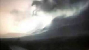 Pánico en un poblado por la aparición de los cuatro jinetes del Apocalipsis sobre la ruta