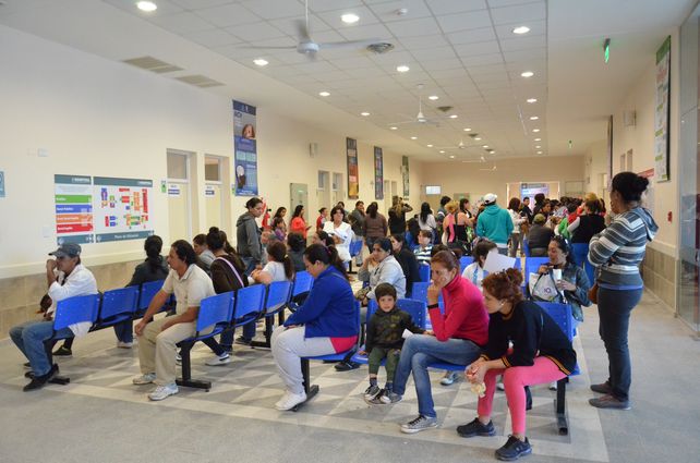 Las guardias de hospitales y sanatorios atienden gran cantidad de consultas por bronquiolitis en el invierno.