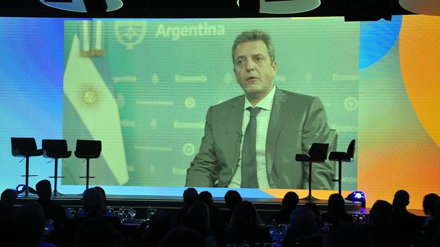 Sergio Massa pidió ceder a la política y a los empresarios