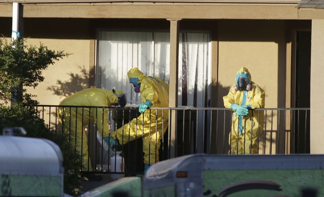 El Departamento de Seguridad Nacional ordenó a sus agentes que tomen medidas de prevención ante el peligro de un brote de ébola.