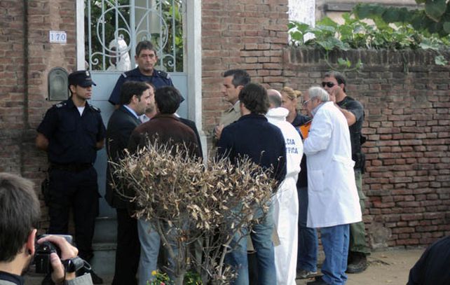 El frente de la casa donde mataron a la mujer. Junín vuelve a estar convulsionada. (Foto: Diario Democracia).