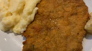 El embajador japonés preparó milanesas con puré y fue tendencia 