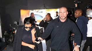 El guardaespaldas de Kim Kardashian estaba en una disco con una de las hermanas cuando ocurrió el robo