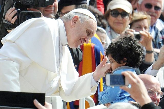 Desde que Bergoglio es Papa se triplicó el nombre Francisco
