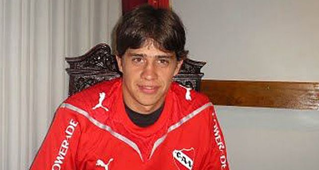 Un jugador de Independiente llev&oacute; tres chicas a su casa y le robaron todo