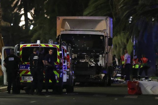 La policía abatió al conductor del camión que provocó el atentado en Francia