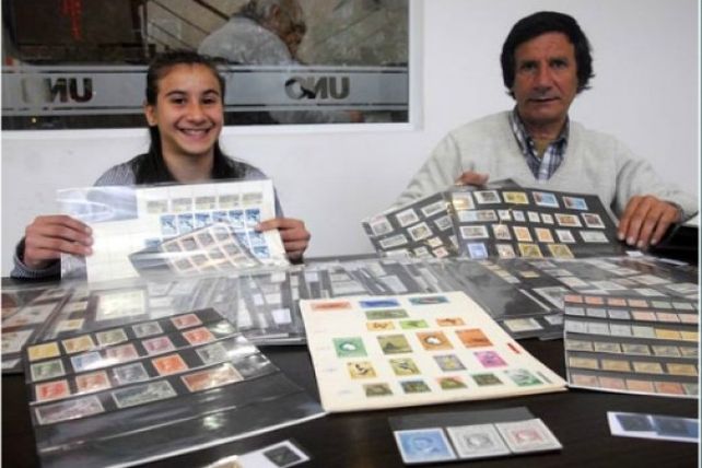 En Paraná un coleccionista llegó a las 70.000 estampillas