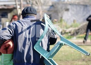 Comenzó el desalojo de la ocupación de los terrenos en Bº Los Hornos