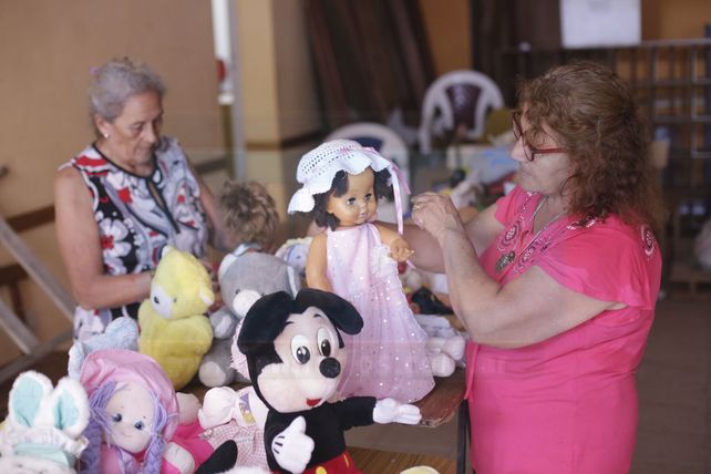 Solidarias. Gladys y Neco conocen de cerca las necesidades de quienes viven en las zonas más postergadas y les brindan ayuda.