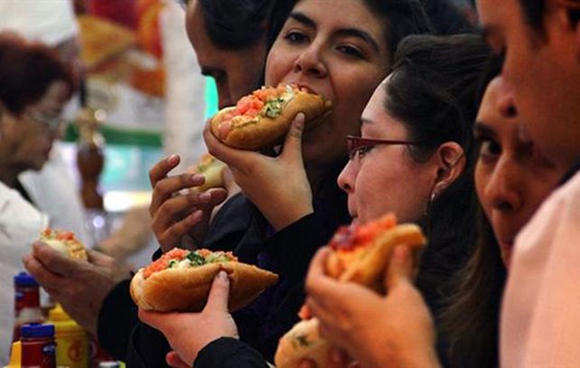 El chicle es una forma efectiva y práctica como aliada para el control de la ingesta ya que la masticación contribuye al incremento de la saciedad.