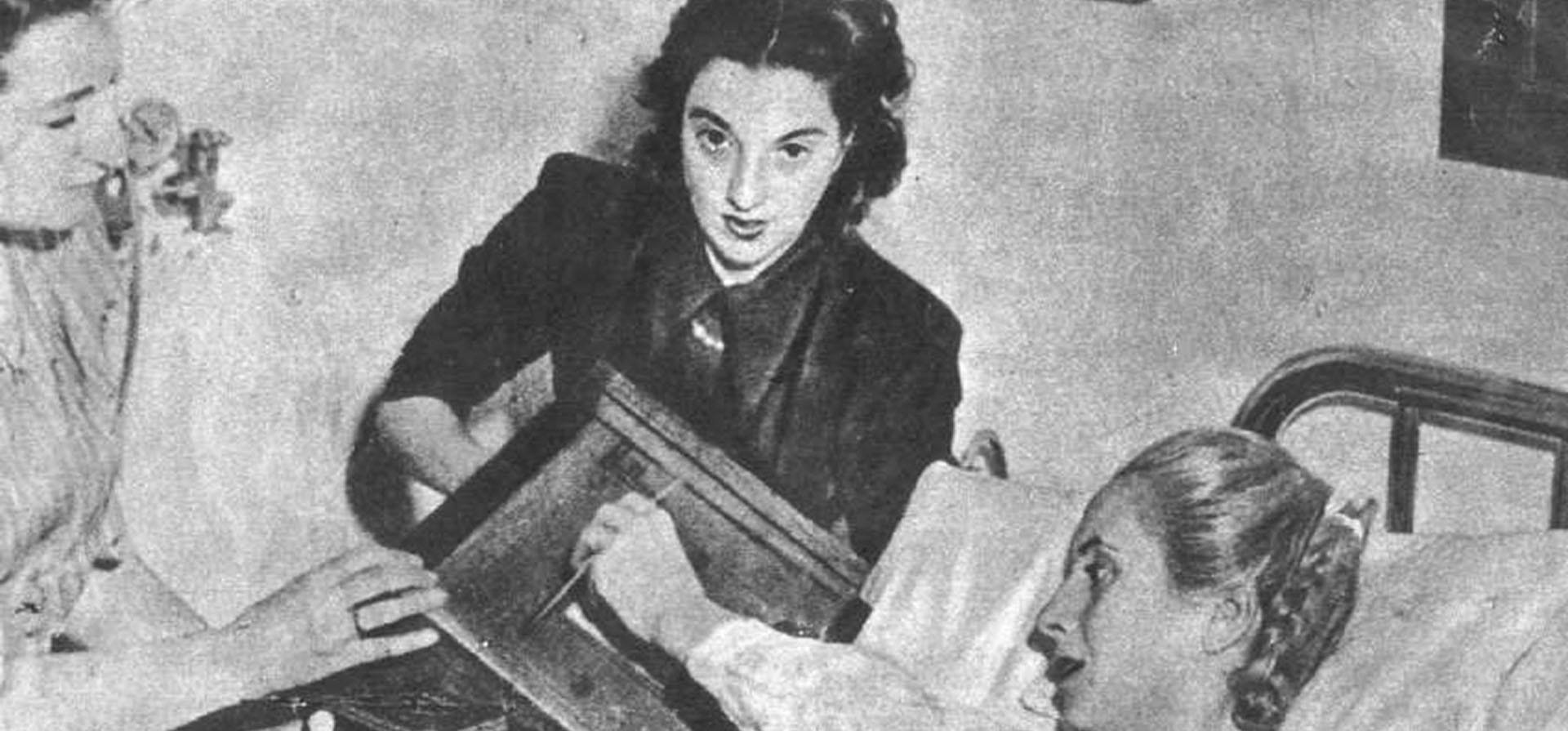 Eva Perón votó por primera y única vez el domingo 11 de noviembre de 1951. Lo hizo desde la cama del Policlínico donde había sido operada por el cáncer en el útero. En la elección presidencial del período 1952-1958 las mujeres votaron por primera vez en la Argentina. En estos comicios el presidente Juan Domingo Perón fue reelecto con el 63,51% de los sufragios.