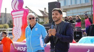 El gobernador Pullaro y Mario Moccia, presidente del COA, hicieron la presentación en Pinamar.