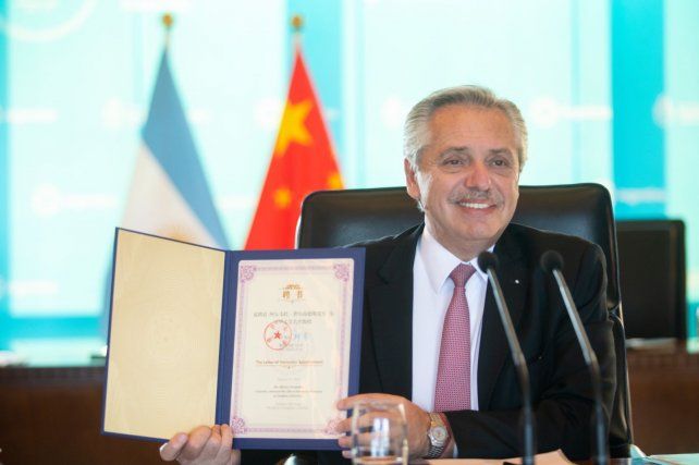El presidente argentino recibió el título de profesor Honoris Causa de la Universidad de Tsinghua (Beijing), la más importante de China. 